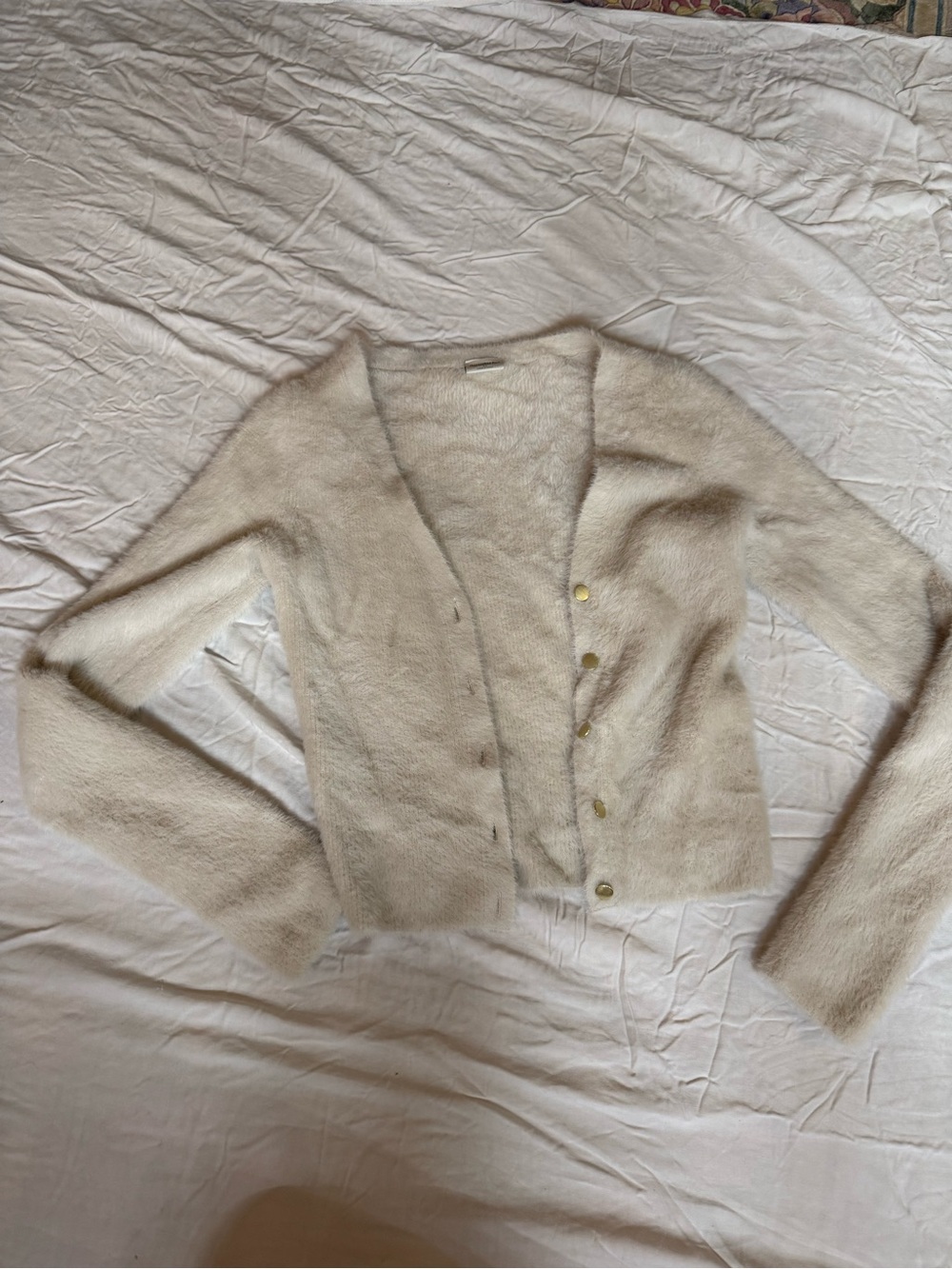Abercrombie & Fitch Cream Fuzzy V-Neck Button Crop Cardigan